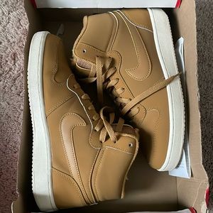 Nike Ebernon mid shoes